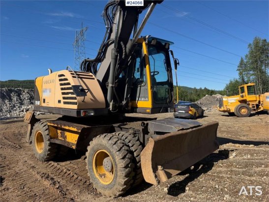 Volvo EW160B w/ rototilt and two buckets. WATCH VIDEO EW160B w/ rototilt and two buckets. WATCH VIDEO 2003 2 Wheeled Excav...