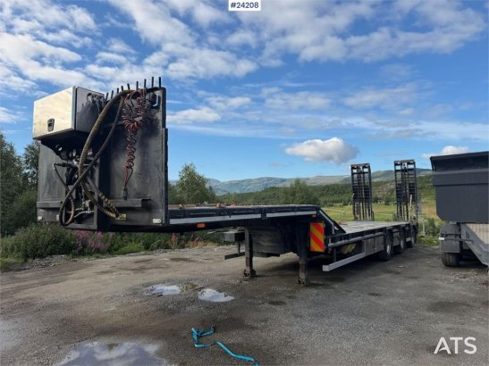 Istrail 3 axle machine trailer w/ extension, widening and Istrail 3 axle machine trailer w/ extension, widening and 2018 2...