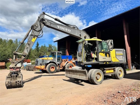 Volvo EW160E Wheeled Excavator w/ Elevating Cab and Grap EW160E Wheeled Excavator w/ Elevating Cab and Grap 2015 2 Wheeled...
