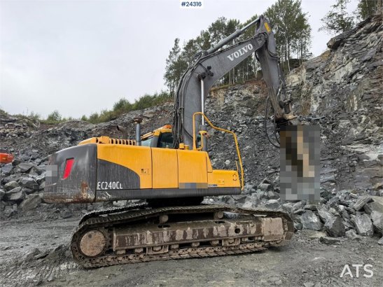 Volvo EC240CL excavator with a tooth bucket EC240CL excavator with a tooth bucket 2011 2 image 7