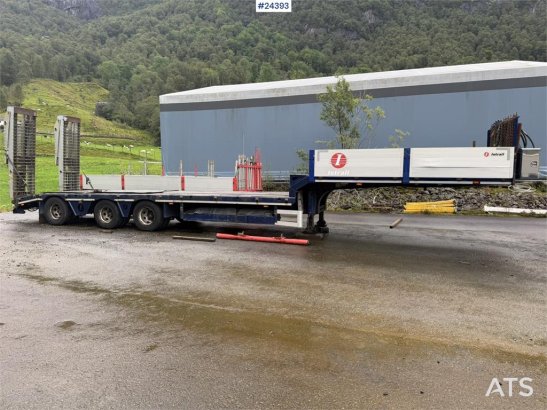 Istrail 3 akslet Low Loader Semi-Trailer with Hydraulic Ra Istrail 3 akslet Low Loader Semi-Trailer with Hydraulic Ra 2018...