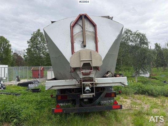 Trailer-Bygg TB 20 tipper trailer. Repair project. TRAILER-BYGG TB 20 tipper trailer. Repair project. 1987 2 Dump trailers...