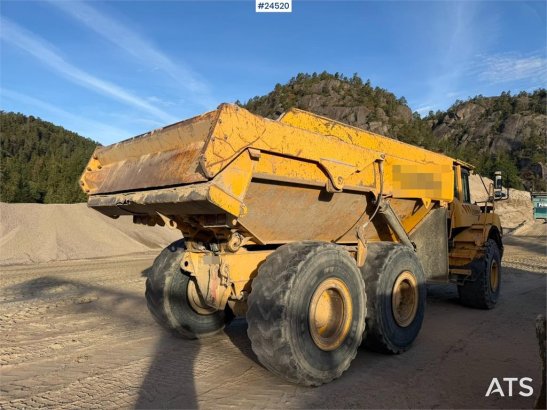 Volvo A25D 6x6 articulated hauler with white registratio A25D 6x6 articulated hauler with white registratio 2002 2 Dump Tr...