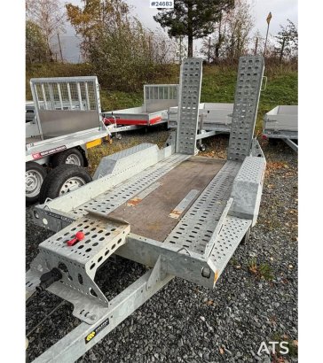Brian James Trailers P-Draw 2400 Trailer with loading ramps Brian James trailers P-Draw 2400 Trailer with loading ramps 20...