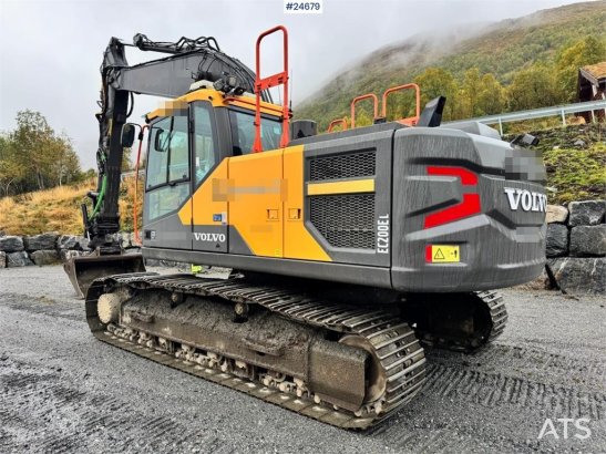 Volvo EC200EL Excavator with Steelwrist Rototilt and 2 B EC200EL Excavator with Steelwrist Rototilt and 2 B 2019 2 image 7