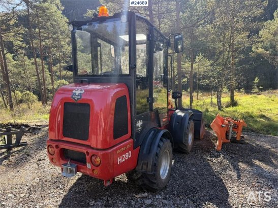 Heracles H280 Wheel Loader w/Snow Plow, Bucket and Pallet F Heracles H280 Wheel Loader w/Snow Plow, Bucket and Pallet F 20...