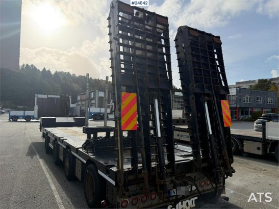 Carnehl 4-axle machinery trailer with 6-metre extension Carnehl 4-axle machinery trailer with 6-metre extension 2017 2 Low...