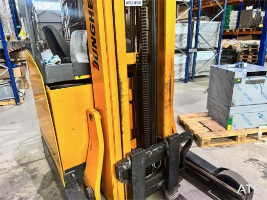 Jungheinrich ETV 114 Electric Forklift ETV 114 Electric Forklift 2 Forklift image 8