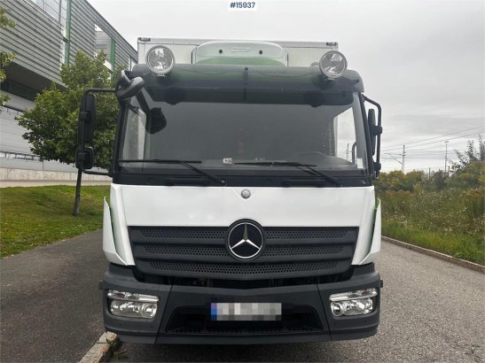 Mercedes-Benz Atego Truck w/ rear lift. Atego Truck w/ rear lift. 2015 2 image 23