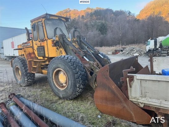 Volvo L90 Wheel Loader w/ Bucket L90 Wheel Loader w/ Bucket 1987 2 Wheel Loaders image 8