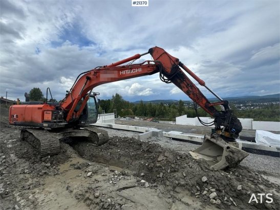 Hitachi ZX210LC-5B Tracked excavator w/ tilt, bucket and G ZX210LC-5B Tracked excavator w/ tilt, bucket and G 2013 2 Crawl...