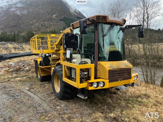 Hydrema 912B w/ 2007 Essverk Platform 912 lift with basket Hydrema 912B w/ 2007 Essverk Platform 912 lift with basket 2003...