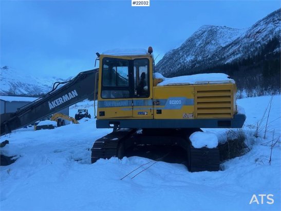 Åkerman EC200 excavator with 2 buckets. SEE VIDEO. EC200 excavator with 2 buckets. SEE VIDEO. 1996 2 Crawler Excavators im...