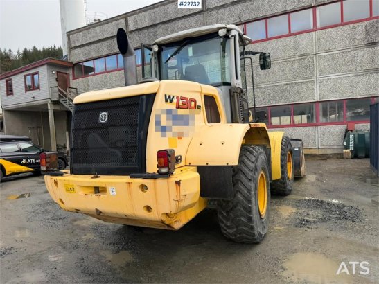New Holland W130B wheel loader with a bucket W130B wheel loader with a bucket 2011 2 Wheel Loaders image 3