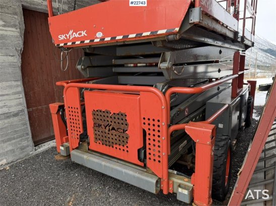 SkyJack SJ9250 scissor lift Skyjack SJ9250 scissor lift 2016 2 Scissor Lifts image 3