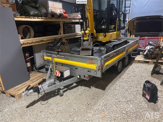 CAT 302CR mini excavator w/ 3 buckets and 2021 Brian J 17 2019 2 image 8