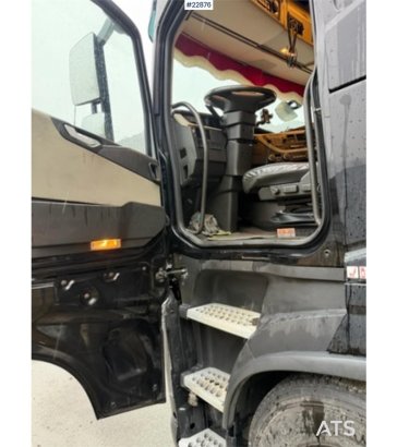 Volvo FH 6x2 tractor unit with ADR approval 590 2019 2 Tractor Units image 8