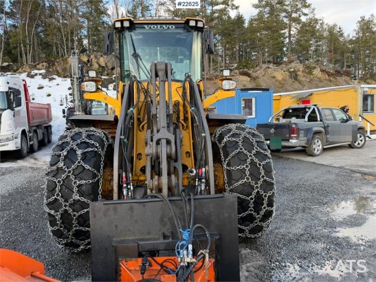 Volvo L90F wheel loader with a bucket 10140 2007 2 Wheel Loaders image 8