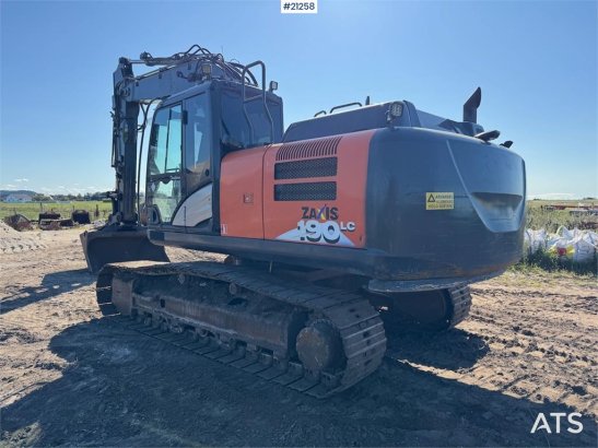 Hitachi ZX 190 LC-6 with Engcon rototilt og graveskuffe. ZX 190 LC-6 with Engcon rototilt og graveskuffe. 2018 2 Crawler E...