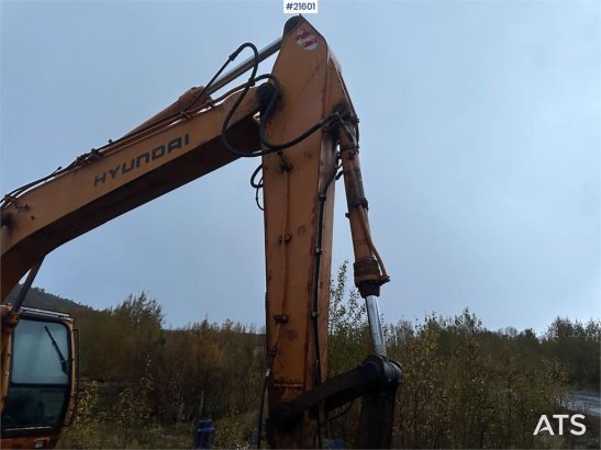 Hyundai Robex 210LC- 3H excavator. Replaced tracks 100 hou Robex 210LC- 3H excavator. Replaced tracks 100 hou 1997 2 Crawl...