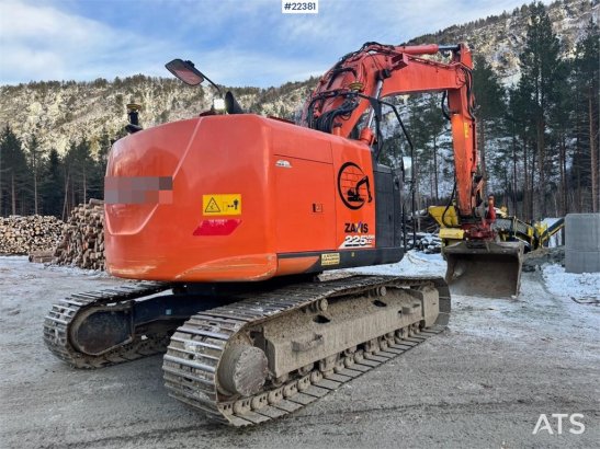 Hitachi ZX225USRLC-6 crawler excavator – GPS – Rototilt – ZX225USRLC-6 crawler excavator – GPS – Rototilt – 2017 2 Crawler...