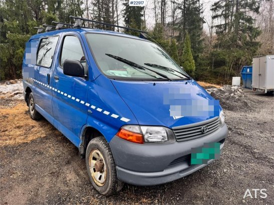 Toyota Hiace 4WD with 2 sets of tires Hiace 4WD with 2 sets of tires 2005 2 Small Vans image 23