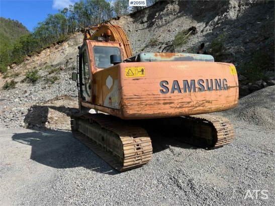 Samsung se210 LC3 Excavator w/ toothed bucket. WATCH THE V Samsung se210 LC3 Excavator w/ toothed bucket. WATCH THE V 1999...