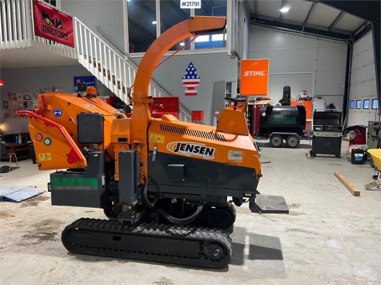 Jensen A540 spider wood chipper w/hydraulic raise and low Jensen A540 spider wood chipper w/hydraulic raise and low 2017 2...