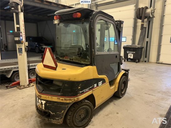 CAT DP30N DP30N 2005 2 Forklift image 38