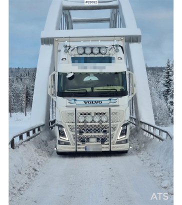 Volvo FH16 16 pallet 6x4 box truck with Onspot tool boxe 590 2019 2 image 6