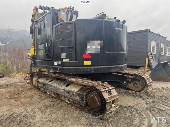 CAT 325FLCR 38 2017 2 Crawler Excavators image 8