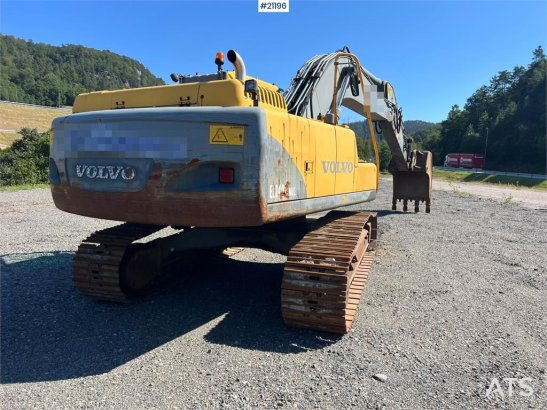 Volvo EC240 nlc Excavator w/ bucket WATCH VIDEO EC240 nlc Excavator w/ bucket WATCH VIDEO 2005 2 Crawler Excavators image 14