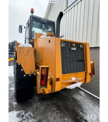 CASE 721B Wheel Loader with bucket 721B Wheel Loader with bucket 1995 2 Wheel Loaders image 38