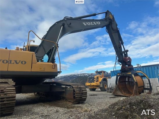 Volvo EC240CL crawler excavator w/ two buckets and power EC240CL crawler excavator w/ two buckets and power 2008 2 Crawler...