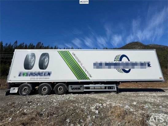 VAK Skapsemi Box Semi-Trailer with full side opening a Vak Skapsemi Box Semi-Trailer with full side opening a 2022 2 Refri...