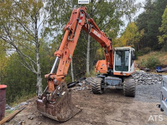 Atlas 1304 w/ 1 backhoe bucket Low Hours! 1304 w/ 1 backhoe bucket Low Hours! 2002 2 Wheeled Excavators image 8
