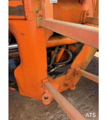 Fiat-Hitachi wheel loader with bucket Fiat-Hitachi wheel loader with bucket 1996 2 Wheel Loaders image 23