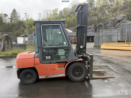 Toyota 02-7FD45 forklift 02-7FD45 forklift 2002 2 Forklift image 8