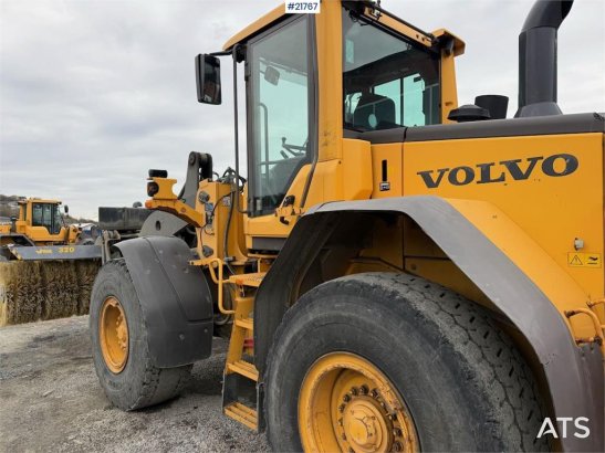 Volvo L90F wheel loader w/ Volvo gravel bucket. WATCH VI 10140 2011 2 Wheel Loaders image 8