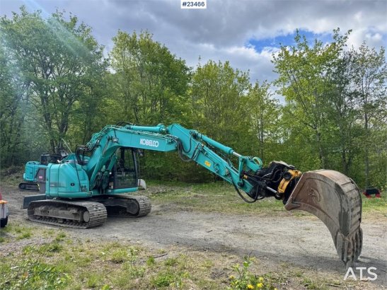 Kobelco SK140SRLC-3 crawler excavator with tiltrotator and SK140SRLC-3 crawler excavator with tiltrotator and 2015 2 Crawl...