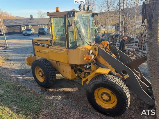 Volvo L50C wheel loader w/ 3 buckets, pallet forks, plow L50C wheel loader w/ 3 buckets, pallet forks, plow 1996 2 Wheel L...