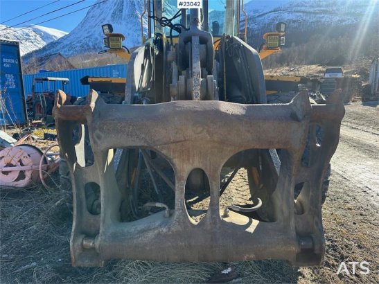 Volvo L90D wheel loader w/ LED lights, folding wing setu L90D wheel loader w/ LED lights, folding wing setu 2002 2 Wheel L...