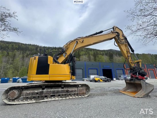 CAT 325FLCR Excavator – 2 Buckets, R8 Rototilt and Mak 38 2017 2 Crawler Excavators image 23