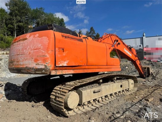 Daewoo S250LC-V Excavator with Digging Bucket WATCH VIDEO Daewoo S250LC-V Excavator with Digging Bucket WATCH VIDEO 2001 2...