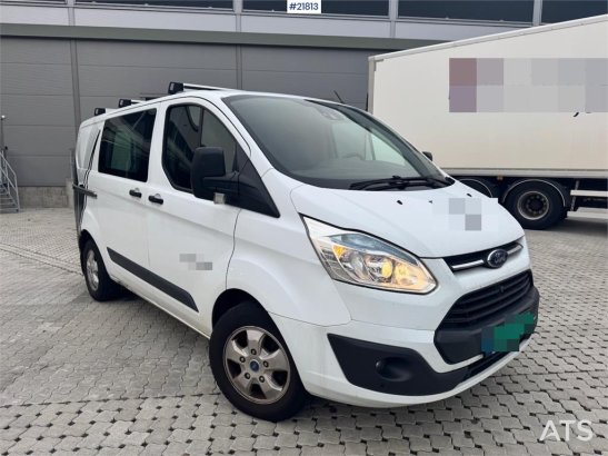 Ford Transit 4x2 Van with 2 Sets of Tires Transit 4x2 Van with 2 Sets of Tires 2016 2 Small Vans image 128