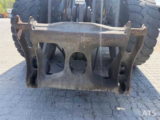 Volvo L70F wheel loader w/ weight. WATCH VIDEO L70F wheel loader w/ weight. WATCH VIDEO 2008 2 Wheel Loaders image 8