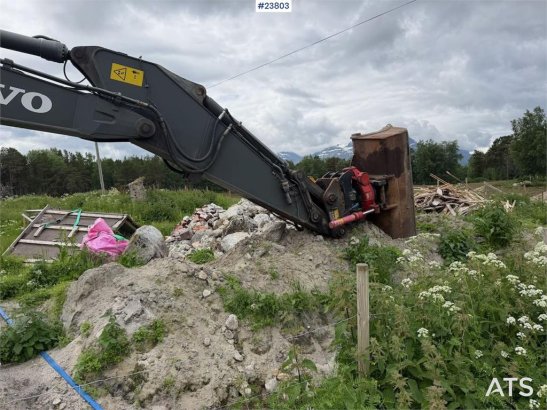 Volvo ECR305CL excavator w/ GPS, sanding bucket and roto ECR305CL excavator w/ GPS, sanding bucket and roto 2012 2 Crawler...