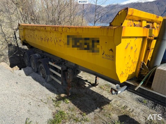 Maur Bilpåbygg 3-axle tipping semi-trailer for sale as a repair o Maur bilpabygg 3-axle tipping semi-trailer for sale as a...