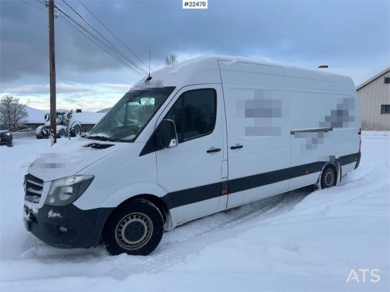 Mercedes-Benz Sprinter 4x2 w/ 2 sets of tires and ramp Mercedes-Benz Sprinter 4x2 w/ 2 sets of tires and ramp 2014 2 Small...