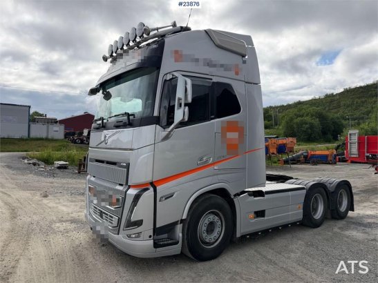 Volvo FH16 -650 tractor unit w/ tandem lift. WATCH VIDEO 590 2024 2 Tractor Units image 8